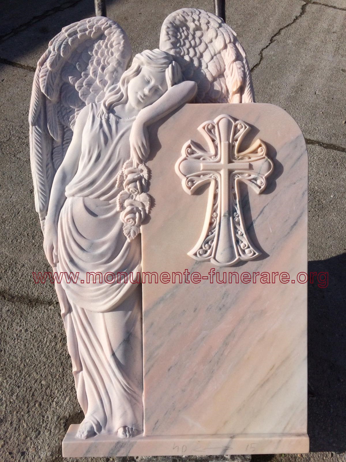 Monument funerar model 4